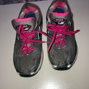 Women’s Pink and Grey Brooks Running Shoes Size 10